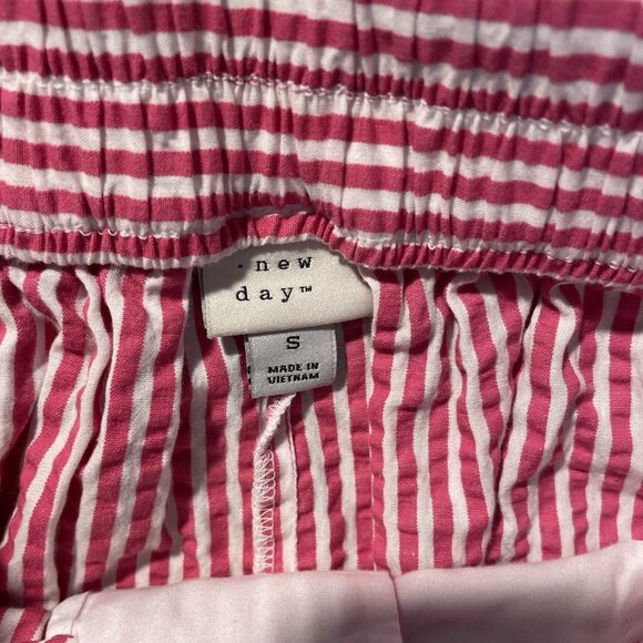 A New Day Short Womens Sz Small High Rise Striped Hot Pink Belted Preppy Barbie - Picture 2 of 8